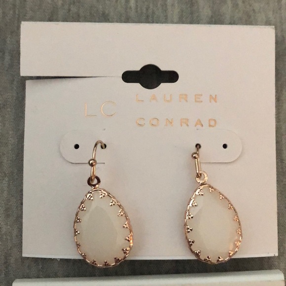 2 pairs of earrings LC NWT - Picture 3 of 4